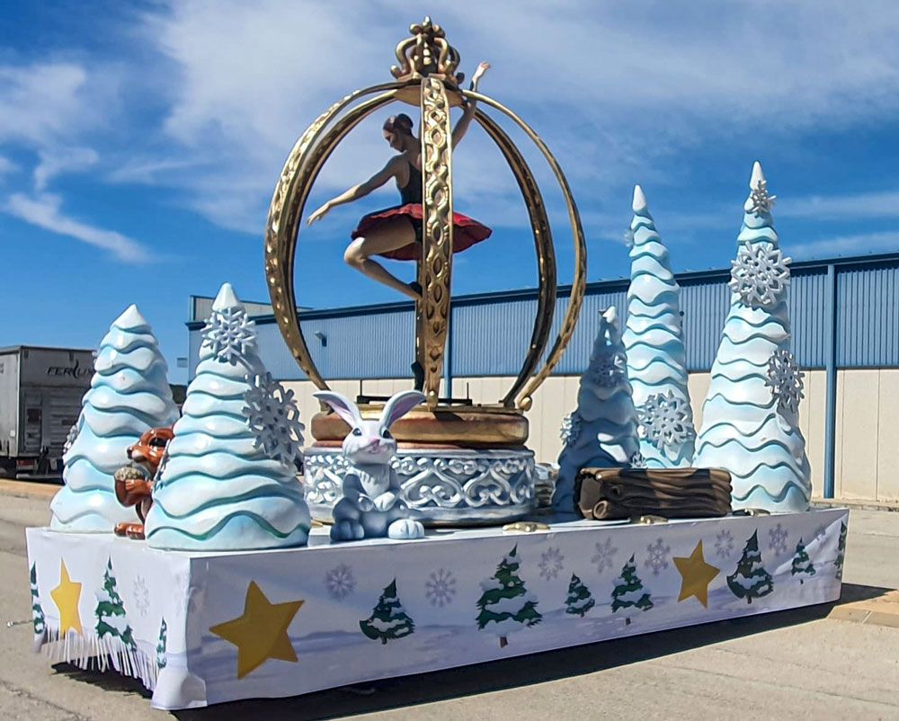 Carroza Reina de las Nieves con bailarina