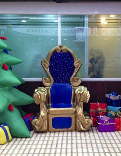 Trono-para-Rey-Mago-o-Papá-Noel-con-decoración-navideña