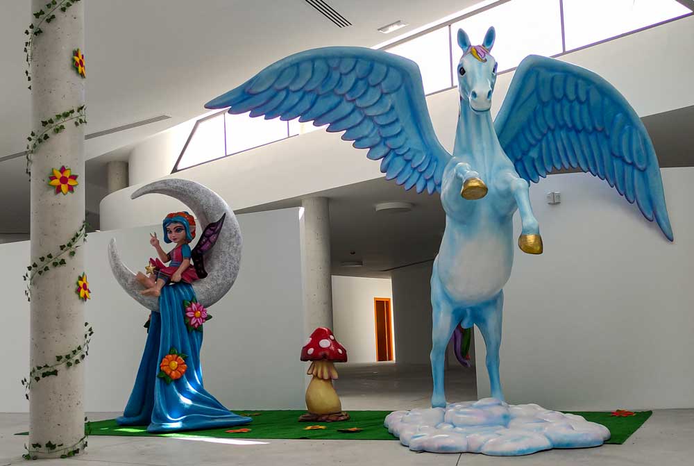 Decoración temática con figuras de poliespan