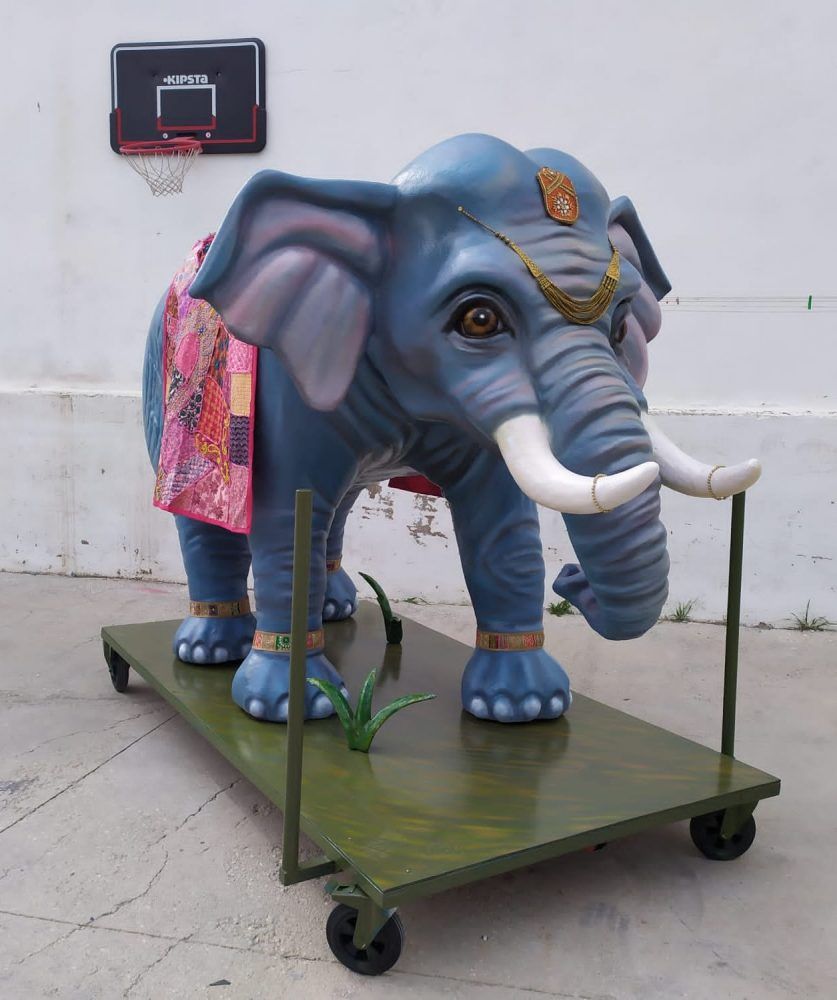 Plataforma-de-elefante-para-cabalgatas-y-fiestas