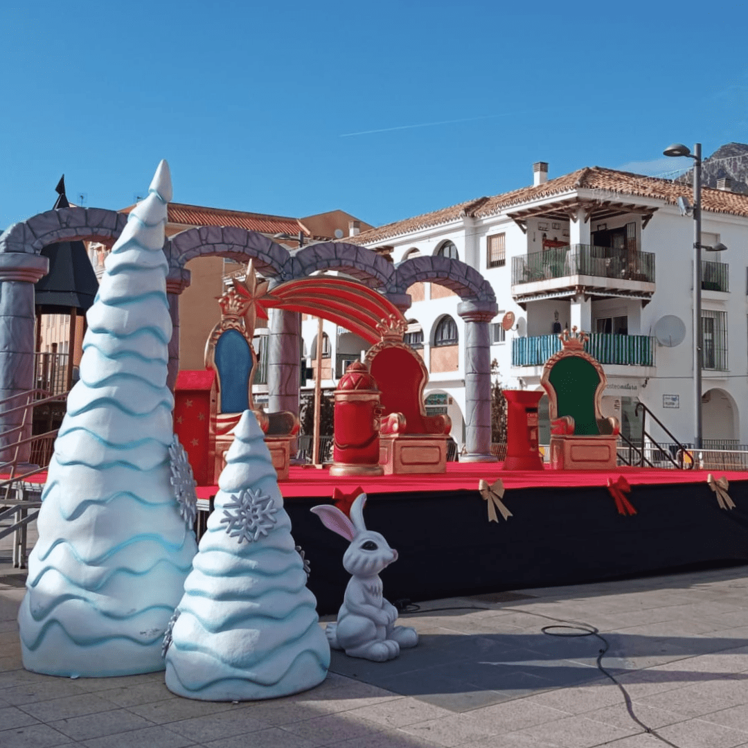Cabalgata estática de Reyes de Arroyo de la Miel 6 Esculturas de seda y luz de animales 2