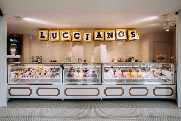 Rótulo de Lucciano's Valencia en dados Rótulo de Lucciano's Valencia en dados