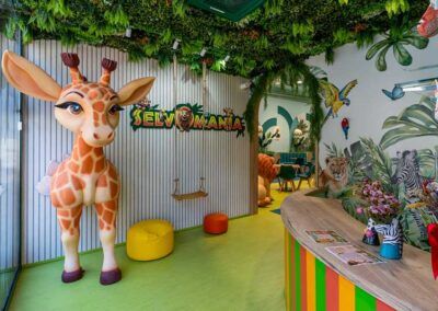 Decoración temática para parque infantil Selvomanía