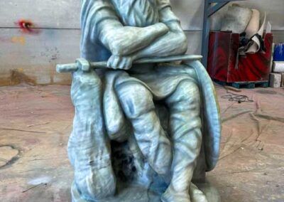 Escultura de guerrero nórdico