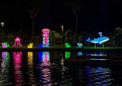 Escena figuras de seda y luz del mar